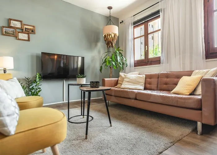 Spacious Apartment Next To Plaza De La Merced By Rems